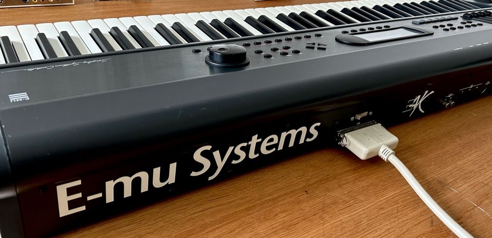 EMU e4k Keyboard Sampler, Vintage, gut erhalten mit Zubehör in Wiesbaden