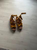 Sandalen zu verkaufen Nordrhein-Westfalen - Wesel Vorschau