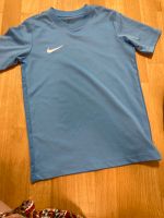 Shirt Trikot Nike hellblau 140 Hessen - Wiesbaden Vorschau