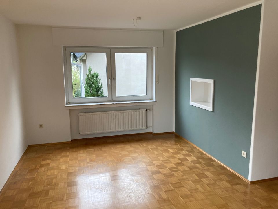 Schöne ruhige 3 Zimmer  Wohnung im 2 Familien Privathaus in Bielefeld