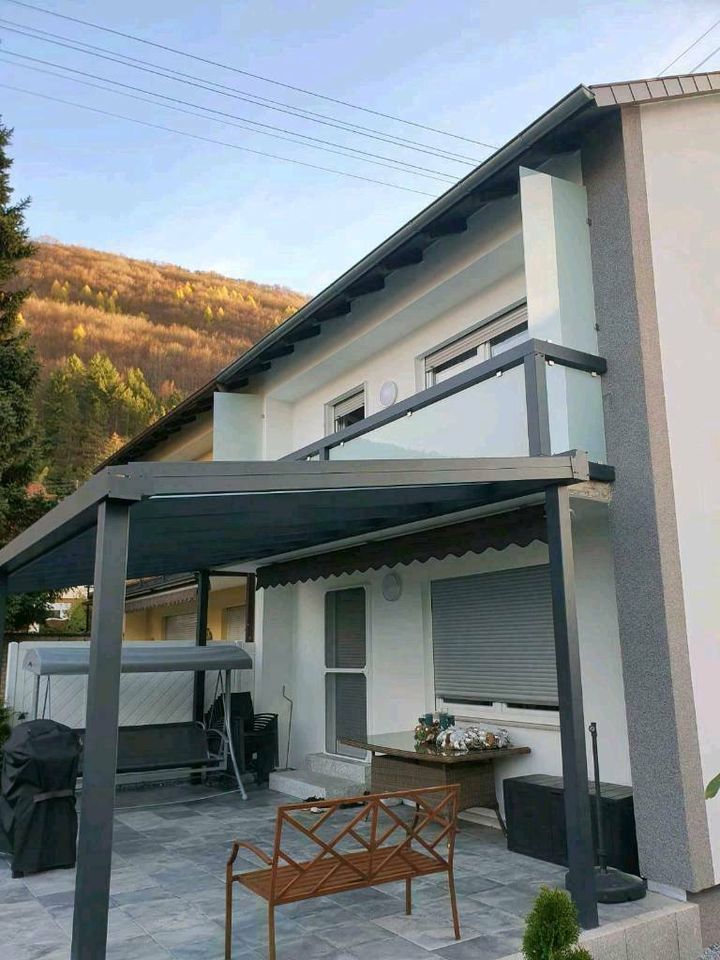 Terrassenüberdachung aus Aluminium Konstruktion und VSG-GLAS in Ziemetshausen