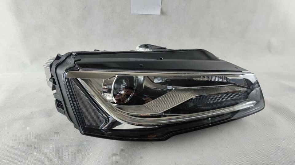 AUDI A8 D4 FACELIFT FACELIFT XENON SCHEINWERFER RECHTS 4H0941006 in Neu-Isenburg