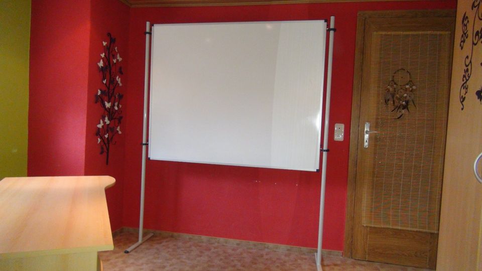 doppelseitiges Whiteboard Höhe 2m/1,50x1,20 magnetisch Raumteiler in Steina