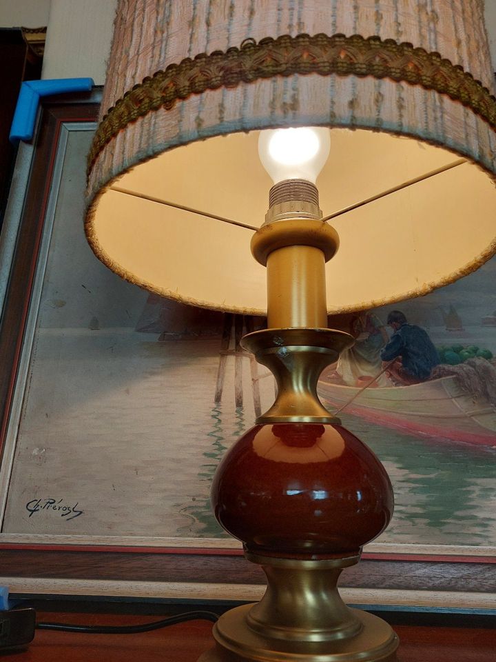 Alte Tischlampe Messing Keramik Stoffschirm 60cm Vintage in Hannover