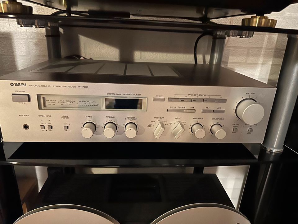 Yamaha R-700 Natural Sound Stereo Receiver in Sassenburg