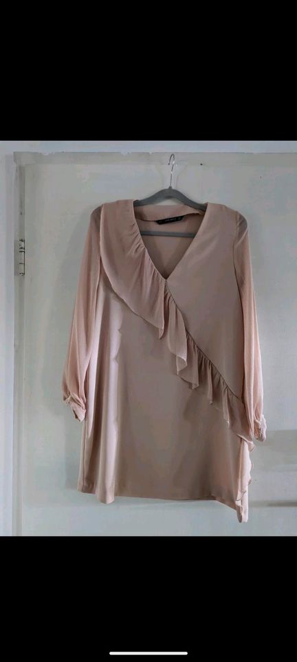 Nude farbiges Zara kleid in Riederich