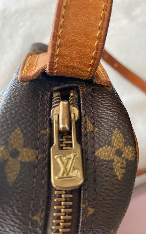 Original Louis Vuitton Jeune Fille Umhängetasche, braun in Oberhausen