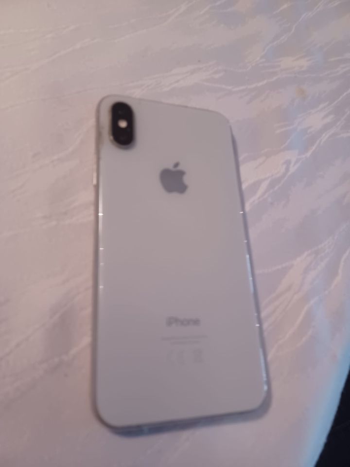 iPhone XS 10 in Silber/weiß 512gb in Wörthsee