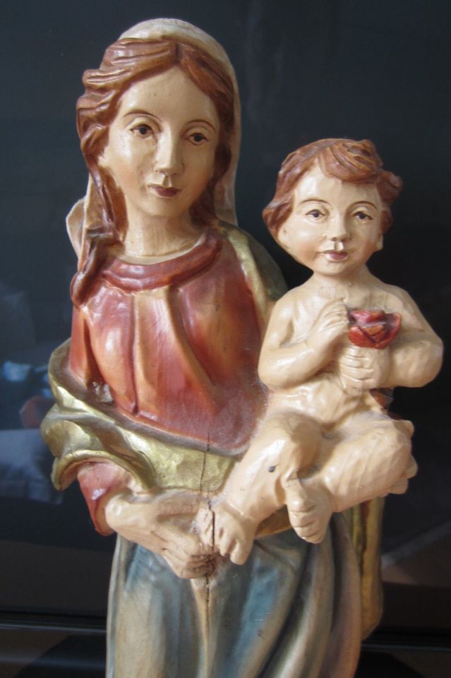 Holzfigur Maria mit Kind Madonna handgeschnitzt in Königswinter