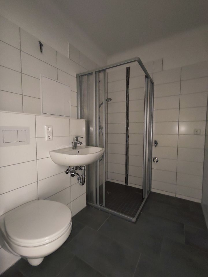 Einmal neu - jetzt einziehen*1-Raumwohnung mit Dusche und Balkon in Grimma-Süd in Grimma