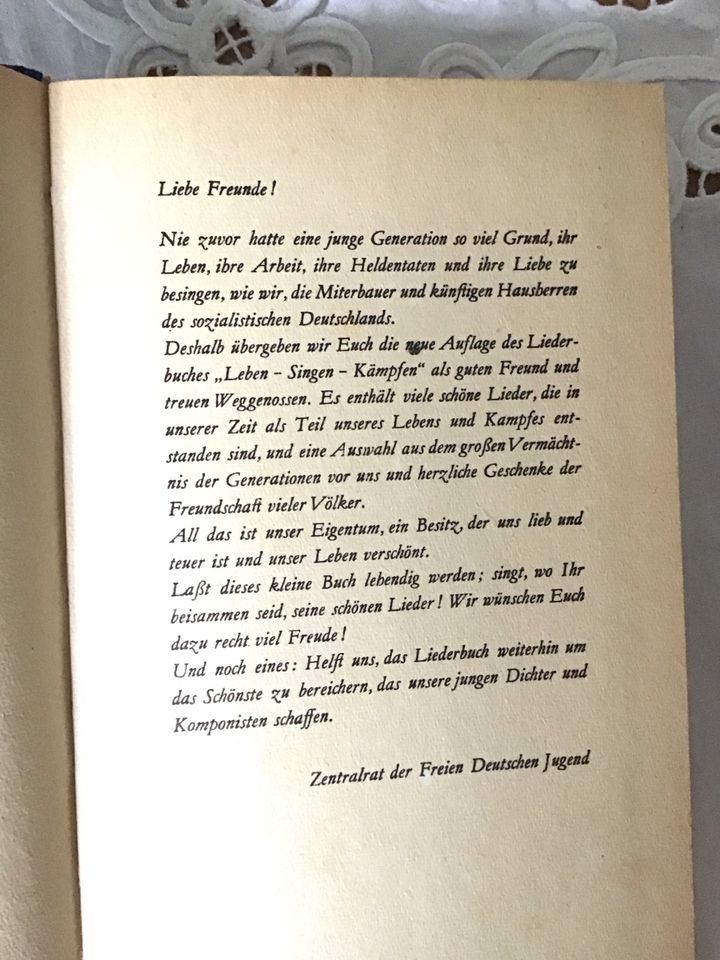 Liederbuch der FDJ / aus DDR Zeiten Titel: Leben-Singen-Kämpfen in Stendal