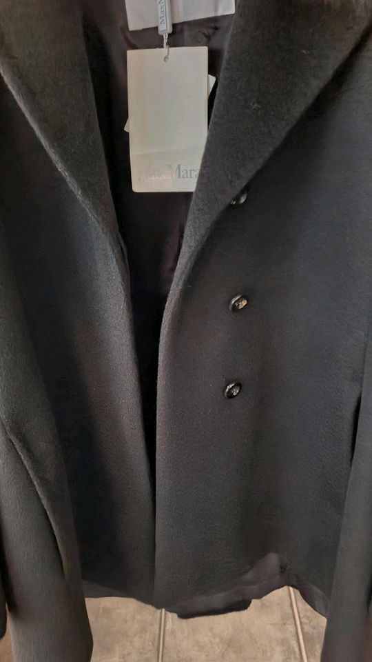 MaxMara Mantel Schwarz Pelz Gr38 NP 1699€ in Nordstemmen