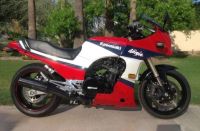 Kawasaki GPZ900R 1986 orig. Auspuffanlage SUCHE Wiesbaden - Biebrich Vorschau