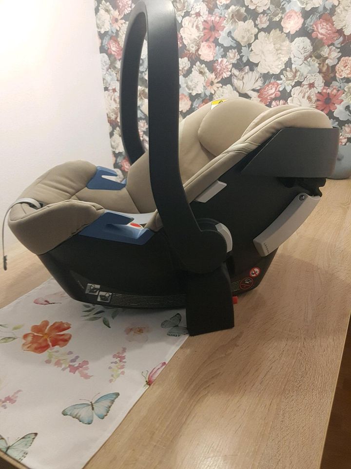 Maxi Cosi Aton 5 Cybex in Riede