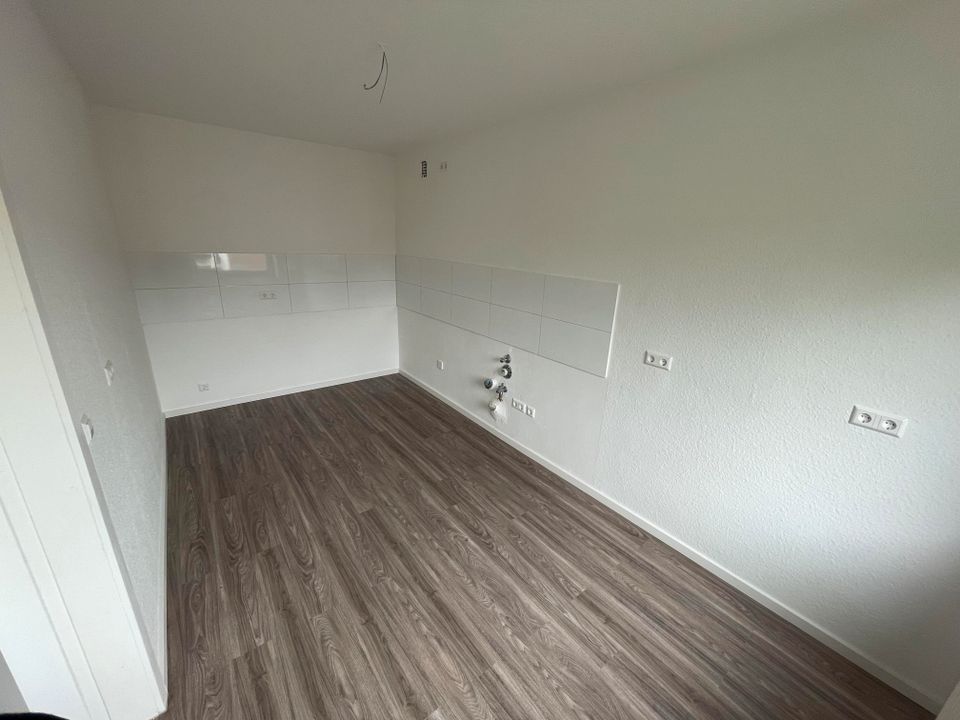 -- renovierte 2 Zimmer Wohnung mit Balkon --- in Hannover