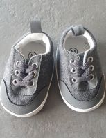 Baby Schuhe für neugebohrene 10 cm grau Neu Nordrhein-Westfalen - Lippstadt Vorschau