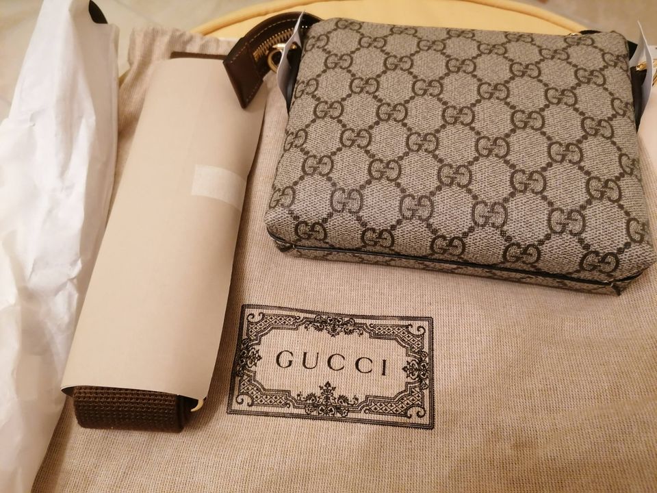 GUCCI Umhängetasche 723306 NEU in Berlin