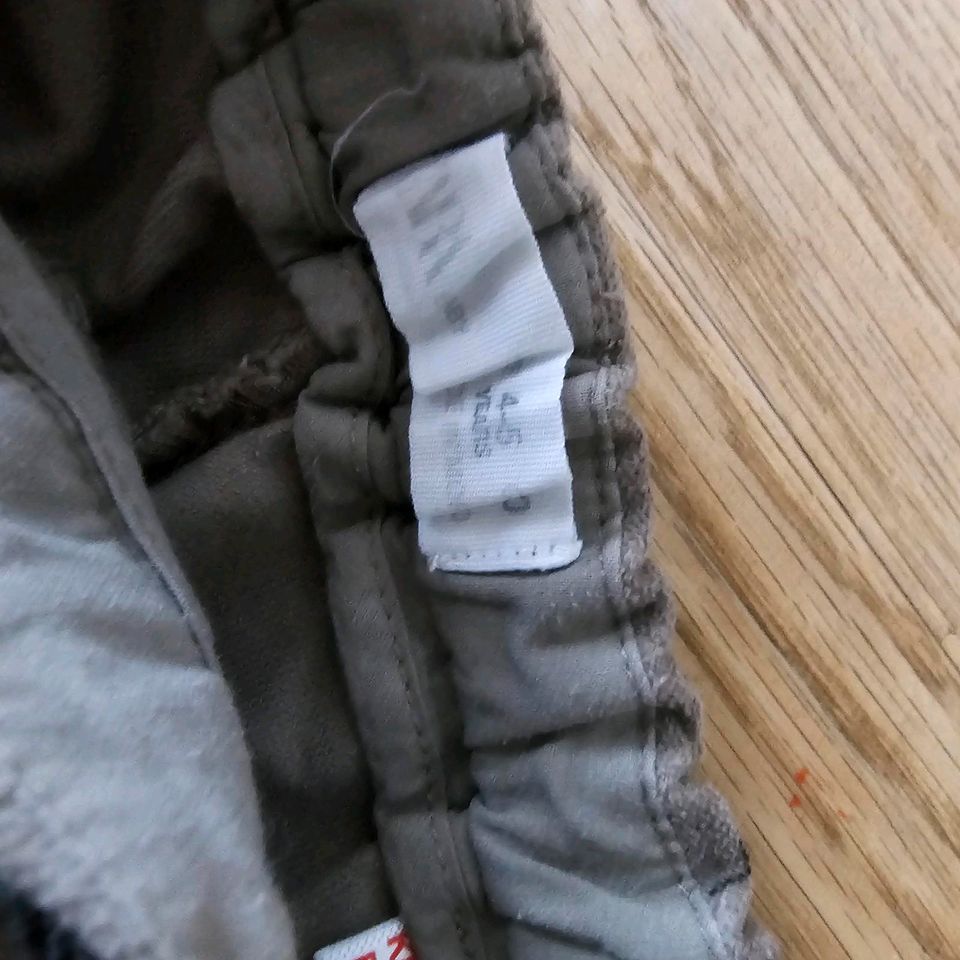 Zara Hose Jeans 110 top Zustand in Mössingen