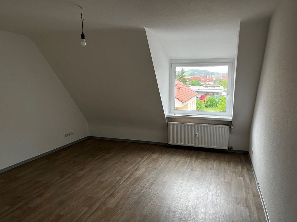 schöne moderne helle Dachwohnung 74 m² Nüdlingen in Nüdlingen