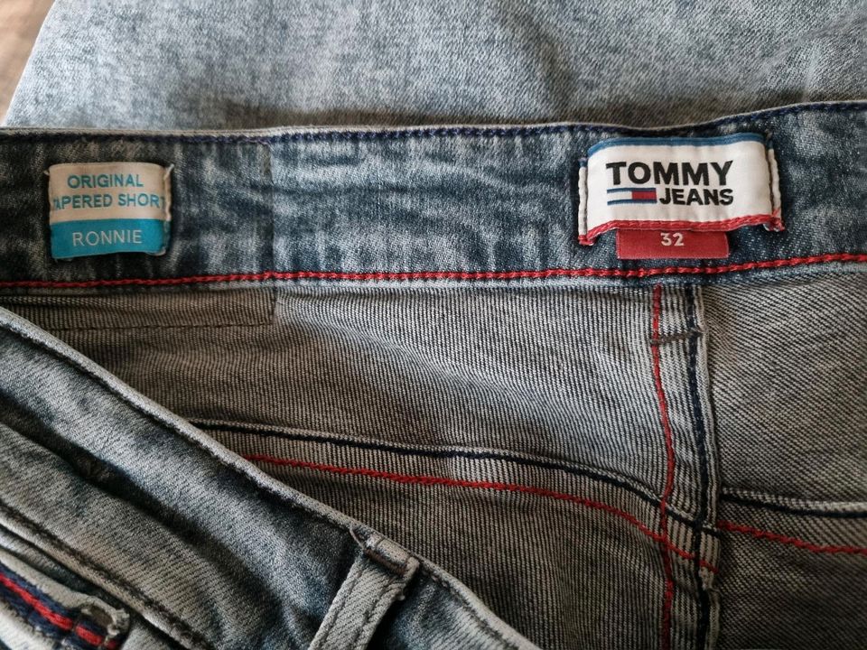 Tommy Jeans Shorts  Größe 32 Herren in Münchenlohra