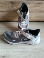 Nike Sneaker Gr. 40,5 Nordrhein-Westfalen - Grevenbroich Vorschau