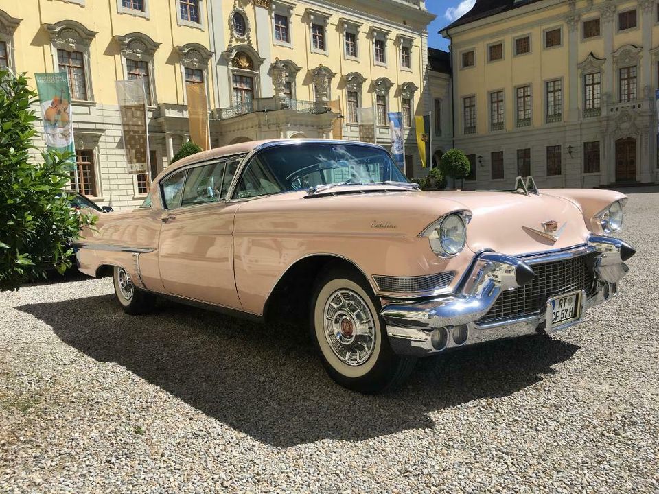 Hochzeitsauto Brautauto Oldtimer Cadillac mit Chauffeur mieten in Denkendorf
