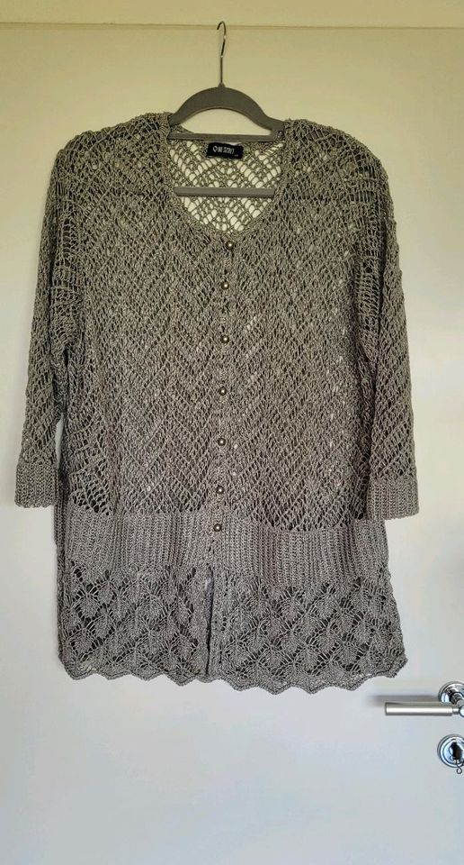 Strickjacke Gr. 48 silber- grau in Rott am Inn