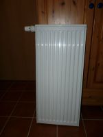 Flachheizkörper  90 x 40 x 6 cm (Neu) mit Danfoss Thermostat Hessen - Niddatal Vorschau