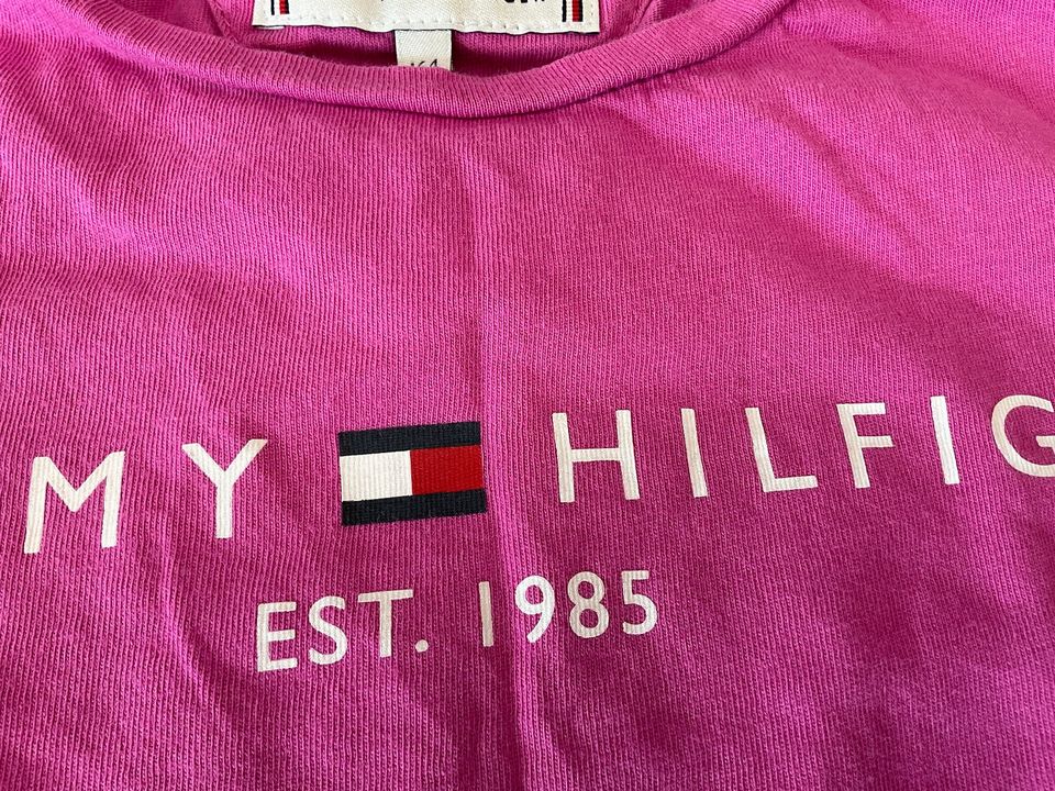 Tommy Hilfiger Langarmshirt Bio Baumwolle Fuchsia Pink Gr. 164 in Dingolfing