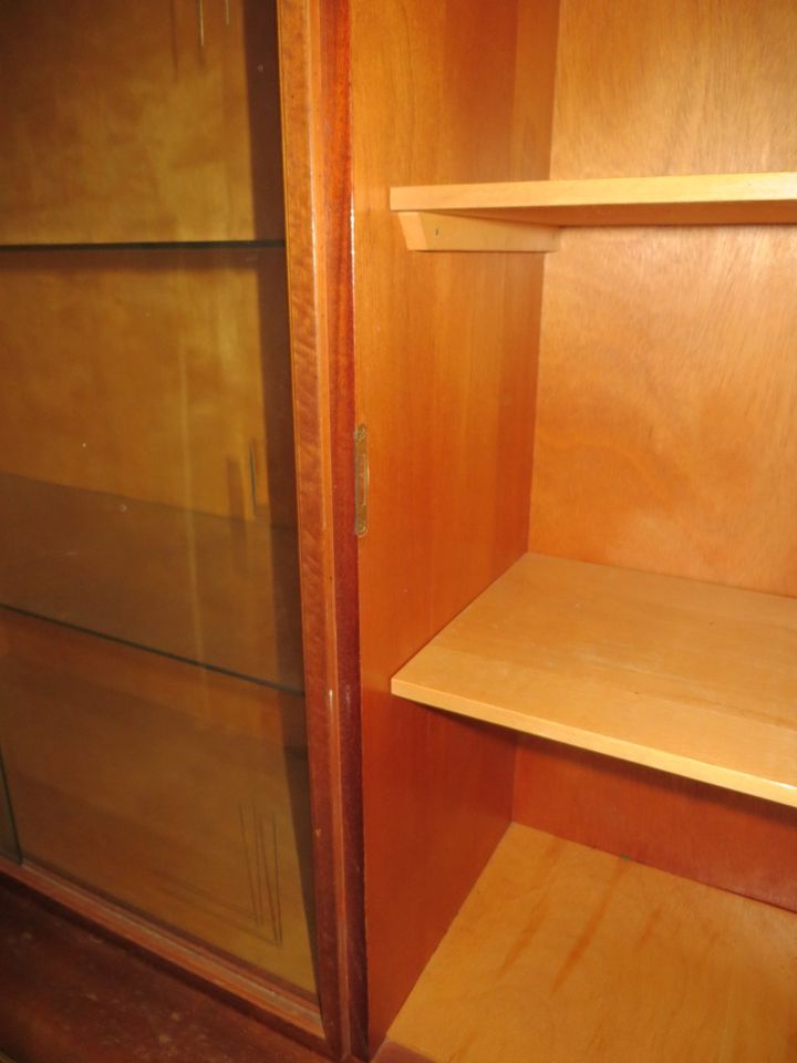 Wohnzimmerschrank mit Glasvitrine in Crimmitschau