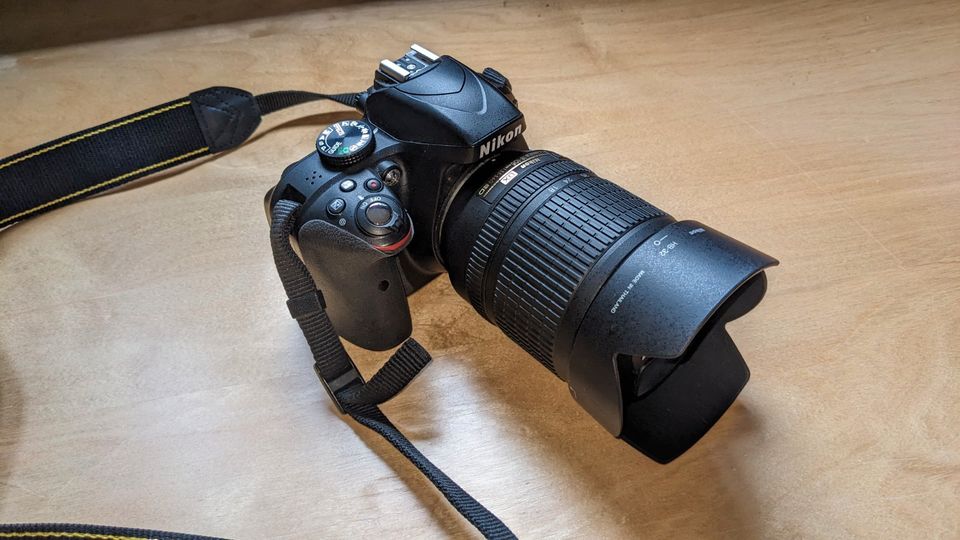 Nikon D3300 Kit inkl. 18-105mm + Zubehör in Sindelfingen