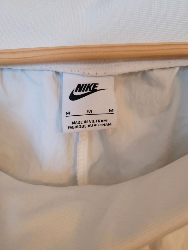 Nike vintage track pants in Harrislee