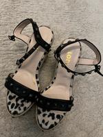 Lodi Sandalen Wedges mit Plateau und Nieten Berlin - Wilmersdorf Vorschau