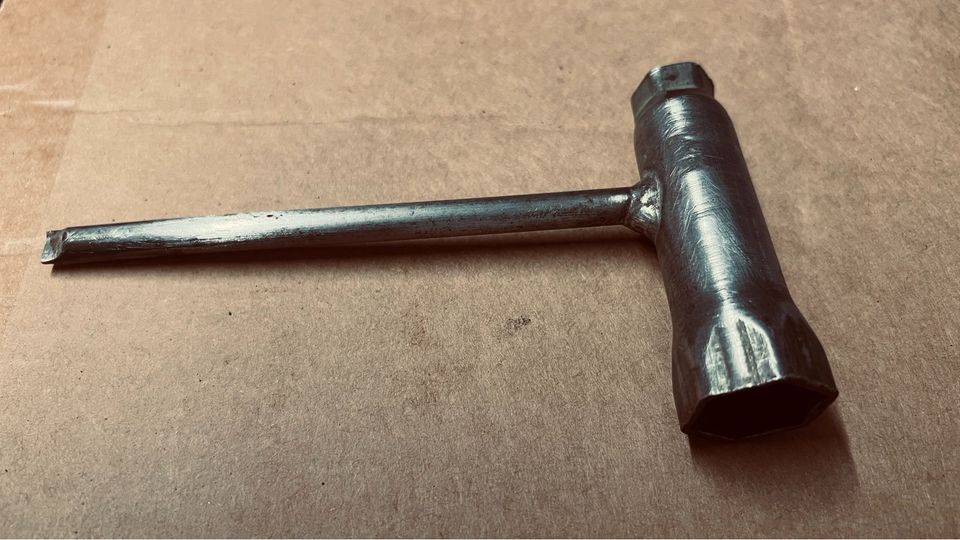 Zündkerzen Schlüssel einseitig 21 mm andere Seite 13 mm in Kamp-Lintfort