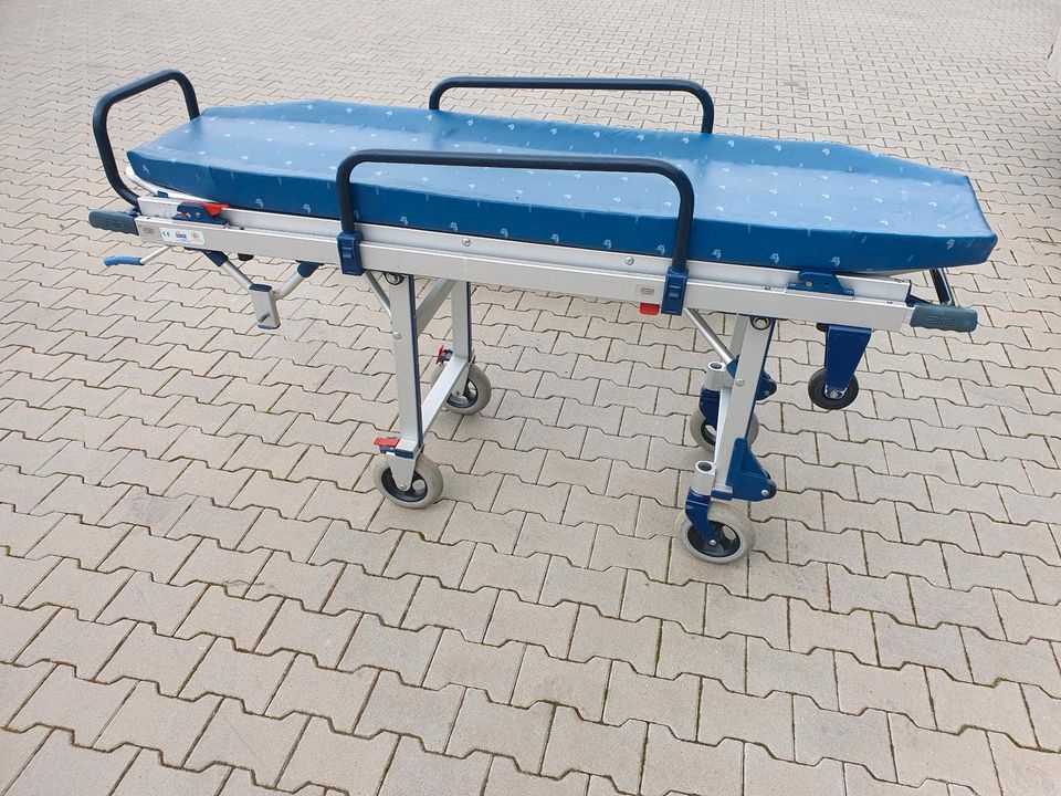 Fahrtrage Krankentrage ambulance Bett in Offenburg