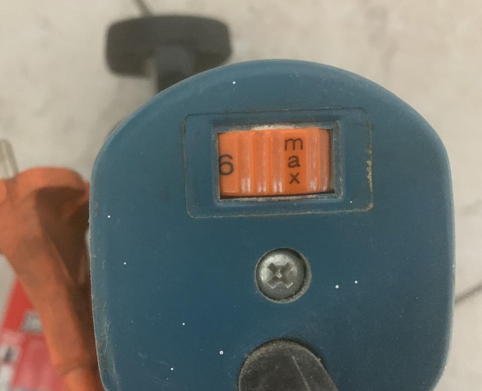 Black & Decker DN 99E /D1 Profi Stichsäge 400W funktioniert prima in Simbach