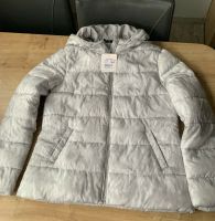 Leichte hellgraue Damen Winter-Jacke Kapuze 40, NEU mit Etikett Essen - Essen-Borbeck Vorschau