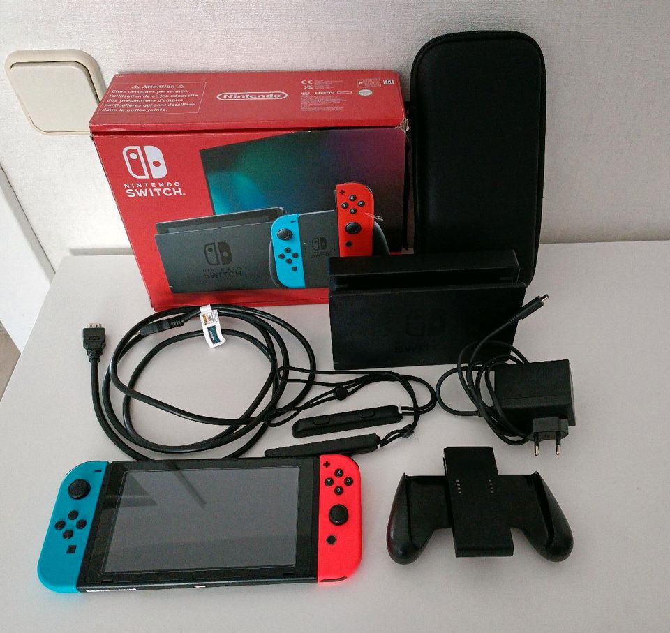 Nintendo Switch Konsole in Hanau