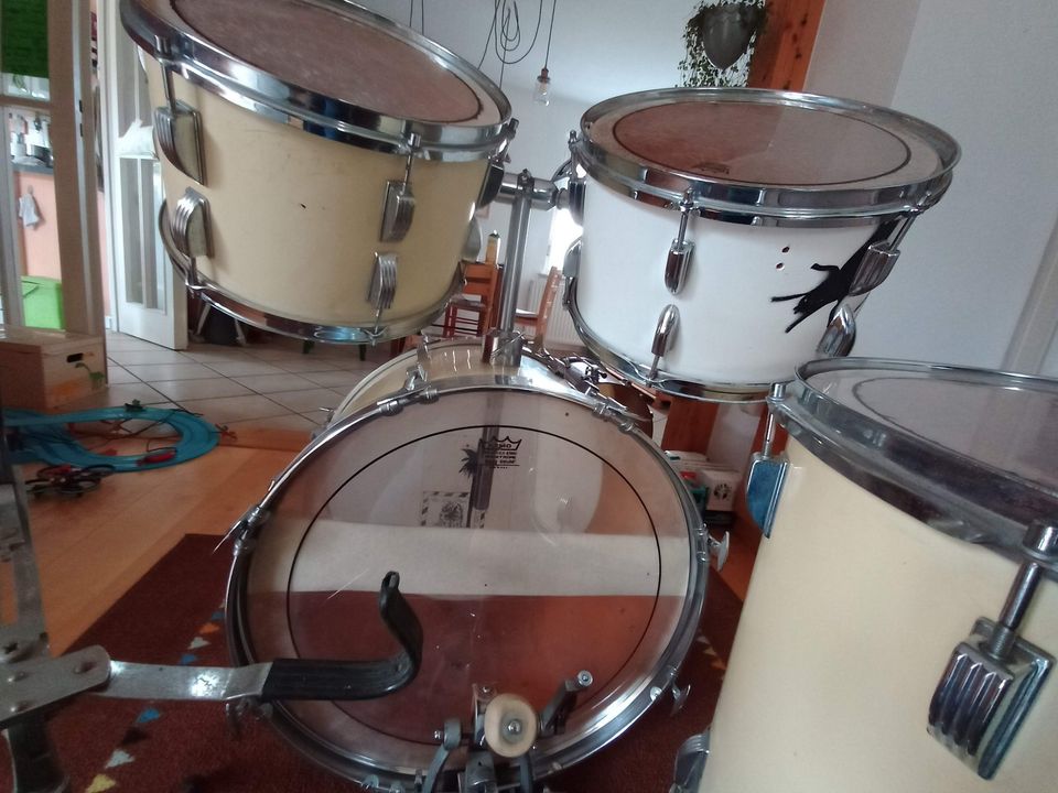 Rimmel Vintage Drumset Schlagzeug SchlitzschrBuchenkessel Trommel in Speyer