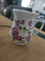 Porzellan Tasse mit Henkel Goldrand mit Blumen Muster Bochum - Bochum-Wattenscheid Vorschau