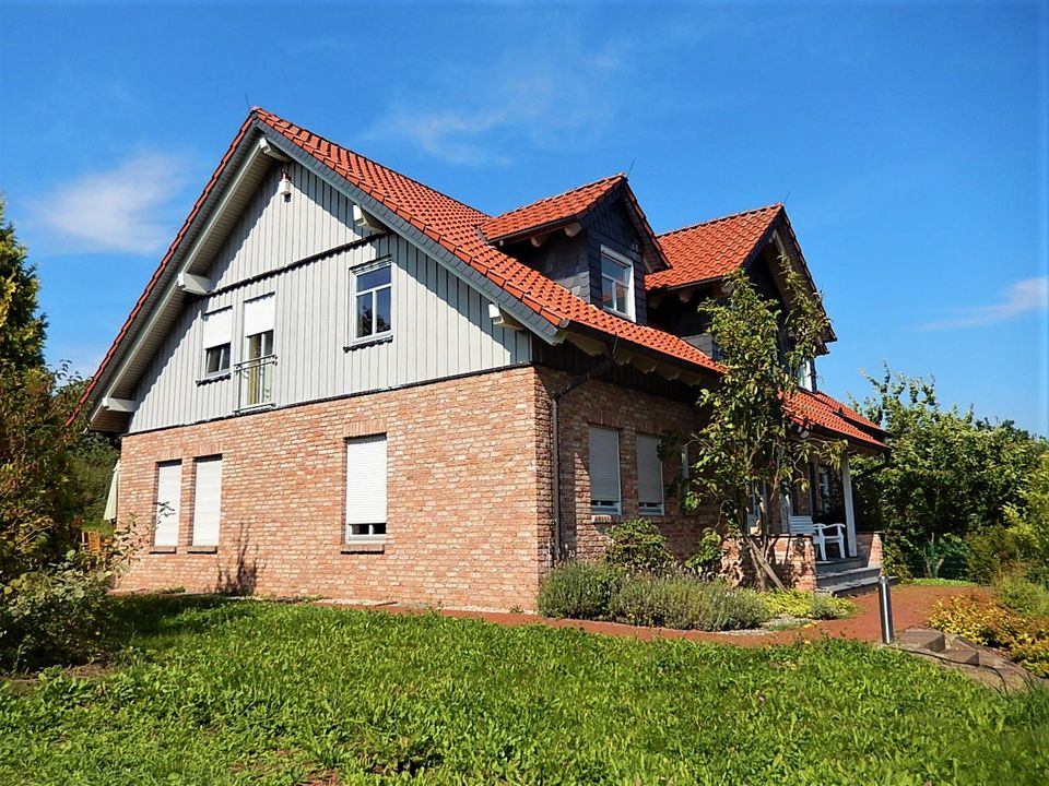 Luxuriöses Traumhaus in Ortsrandlage mit herrlichem Blick in Rüdershausen