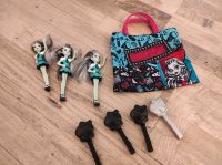 3 kleine Monster High Puppen plus Tasche und Bürste Kamm McDonald Nordrhein-Westfalen - Alpen Vorschau