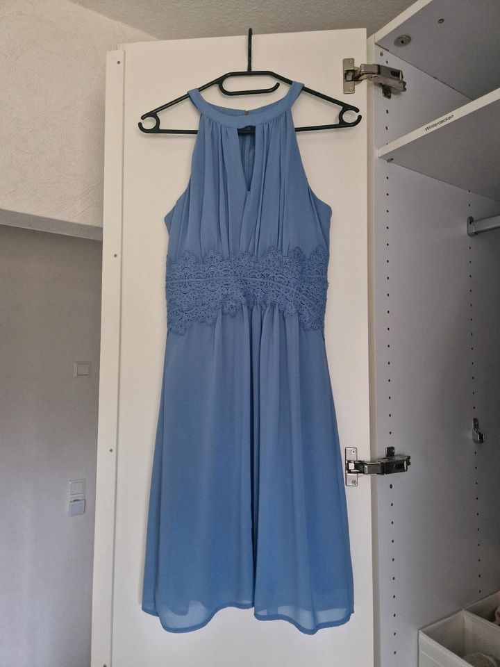 Kleid (Vero Moda in der Größe 34) in Garbsen