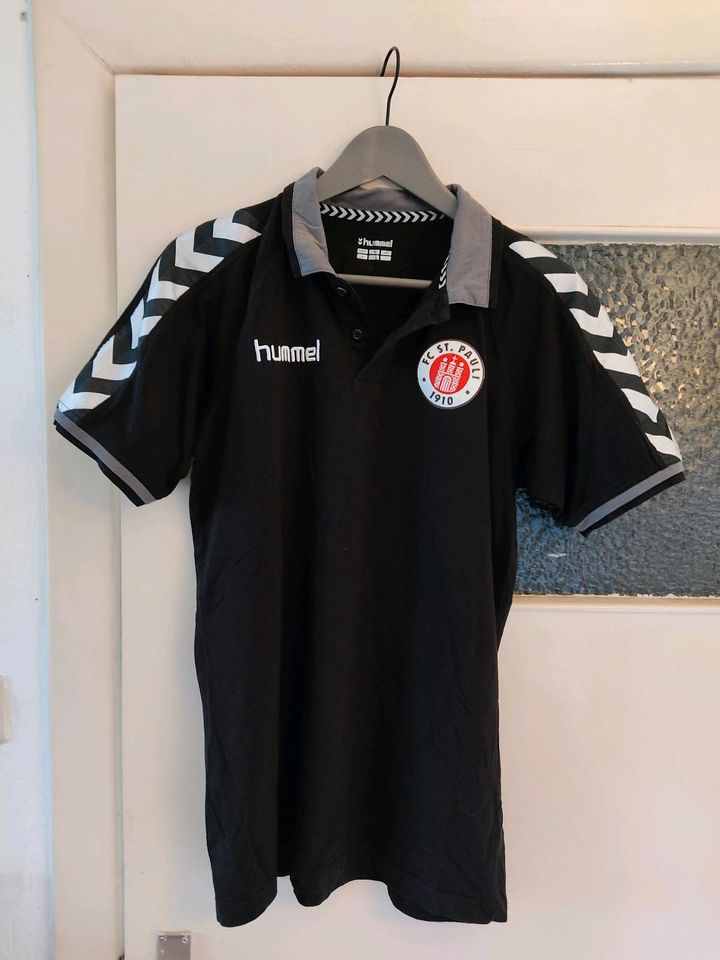 FC St. Pauli Teamwear Polo-Hemd in Gr. M wie NEU in Hamburg