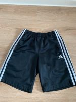 Kinder Adidas Shorts, Gr. 140 Bonn - Beuel Vorschau
