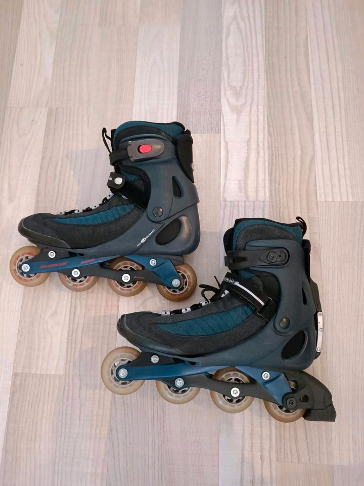 Inliner Inlineskates Größe 46 von Rollerblade mit Schonern in M in Tecklenburg