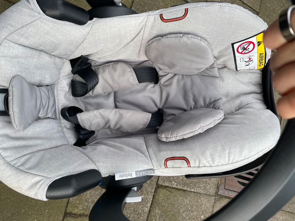 BeSafe IZI Babyschale und Basis Isofix in Düsseldorf