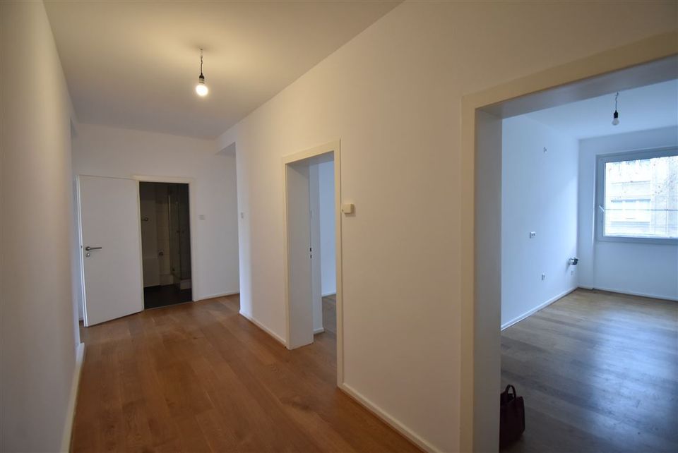 PROVISIONSFREI! Renovierte 3-Zimmer-Wohnung mit Balkon und Außenstellplatz in Düsseldorf