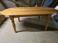 Couchtisch oval, 140x80 cm, Kiefer, VB 50 € Hessen - Stadtallendorf Vorschau