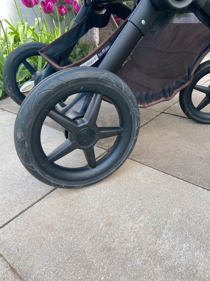 Bugaboo Buffalo all black mit ganz viel Zubehör in Mainz